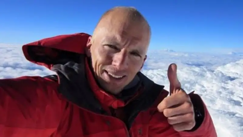 Гражданин Эквадора поставил рекорд по скорости восхождения на Эльбрус