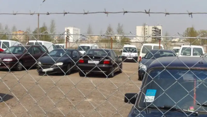 Алматинец два года не может забрать свою машину со штрафстоянки