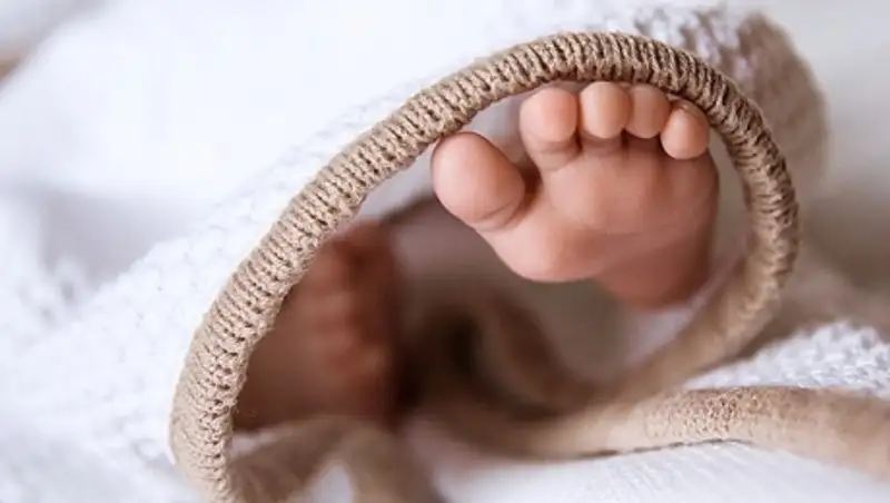 Выбросившую младенца из авто в Жамбылской области женщину отправят в Алматы