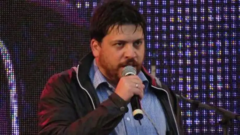 Соратник Навального не собирается возвращаться в Россию