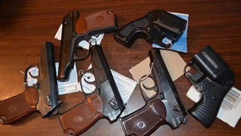 Более 14 тысяч алматинцев в 2015 году сдали свое оружие в полицию