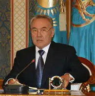 Назарбаев обязал правительство избавить бизнес от административных барьеров, фото - Новости Zakon.kz от 18.04.2011 14:57