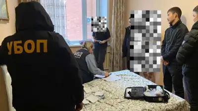 В Костанае задержали лжеполицейского-вымогателя, фото - Новости Zakon.kz от 21.11.2022 11:00