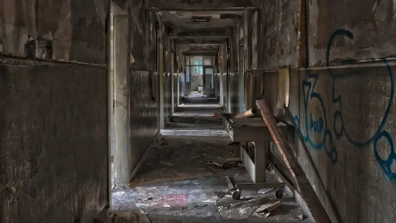 Два убийства и суицид. Алматинцы требуют снести здание Жаманкулова