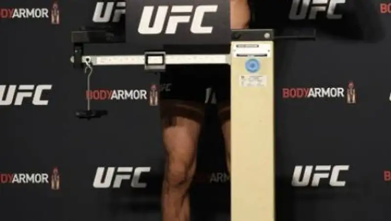 Боец UFC установил рекорд по перевесу