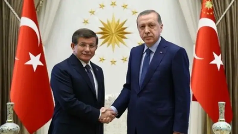 Давутоглу подал в отставку с поста премьер-министра Турции