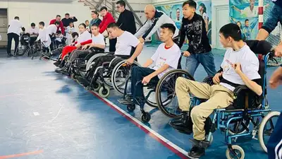 инвалиды в колясках, фото - Новости Zakon.kz от 31.05.2023 09:20