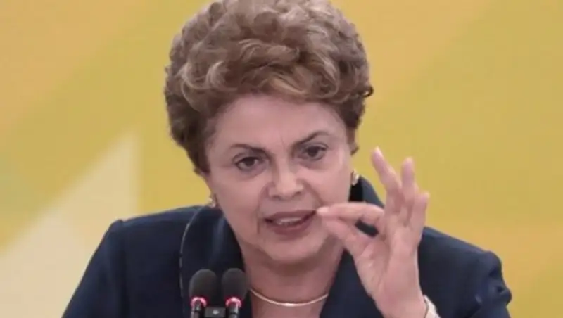 Президент Бразилии призвала сограждан затянуть пояса