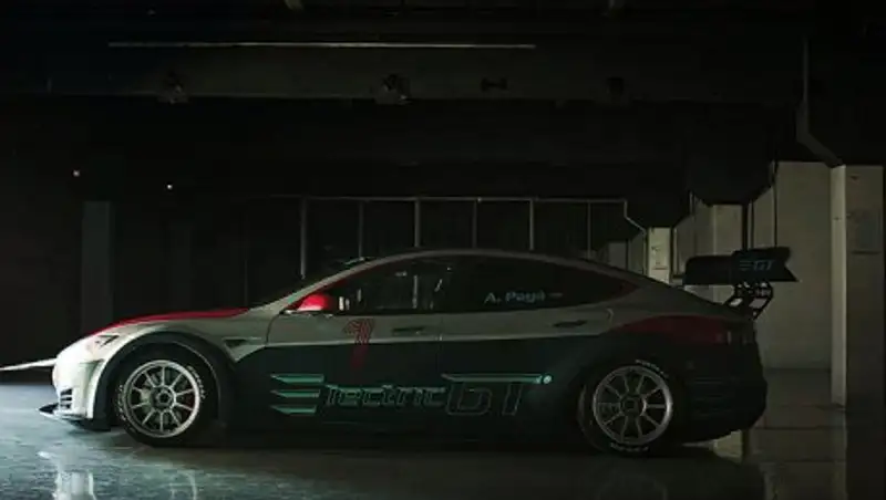 Представлен гоночный вариант электроседана Tesla Model S