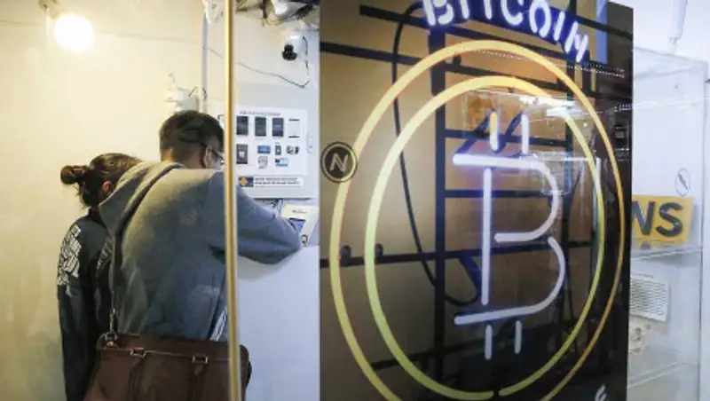 Стоимость биткоина впервые с февраля превысил отметку $10 тыс.