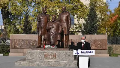 Токаев осудил отсутствие памятника Абаю в Жетысуской области, фото - Новости Zakon.kz от 20.10.2022 11:19