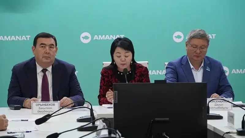 В Таразском городском маслихате состоялось заседание фракции партии Amanat