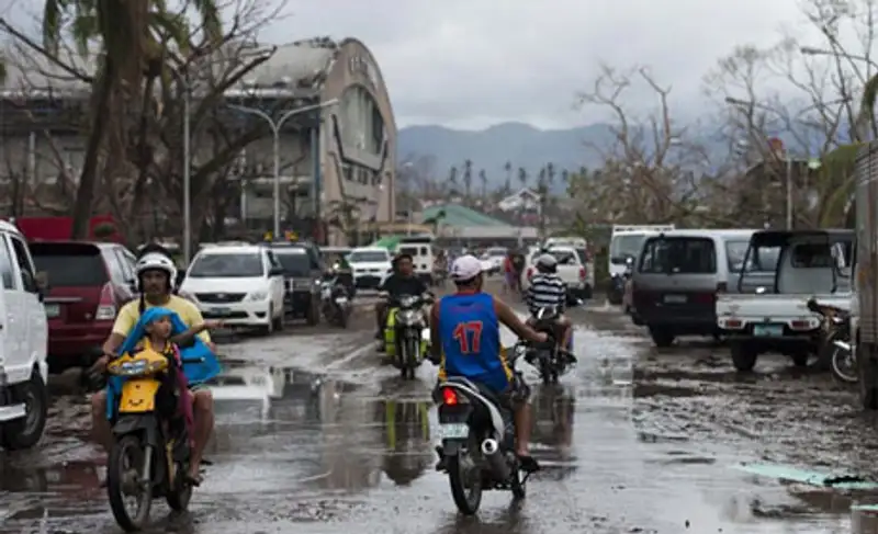 Восемь мародеров погибли при разграблении склада на Филиппинах