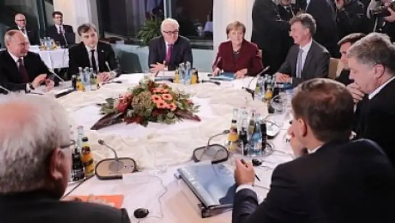 Порошенко потребовал от Путина: «Стрелять прекрати!»