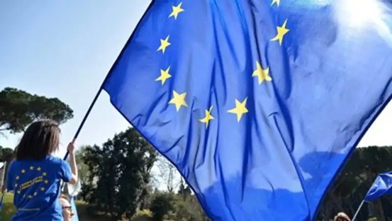 Рим фактически "объявил войну" Меркель и ЕС