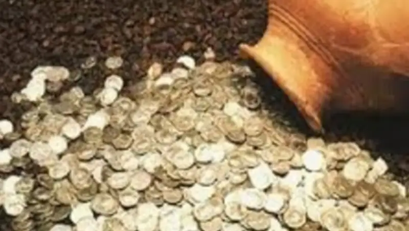 Житель Семея хотел легализовать старинные монеты  