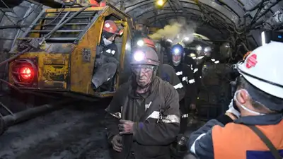 Казахстан МТСЗН соцвыплата вредное производство Мажилис, фото - Новости Zakon.kz от 08.11.2023 17:46