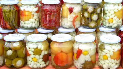 Полезны ли домашние соления и выгодно ли казахстанцам делать их самим, фото - Новости Zakon.kz от 05.09.2023 11:45