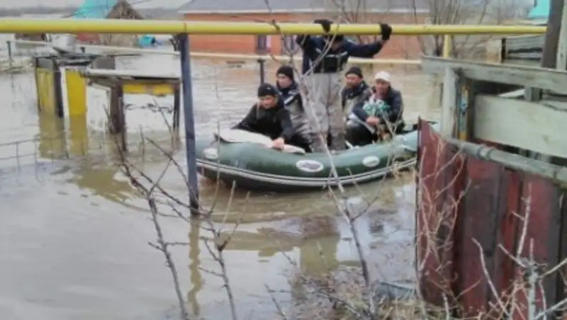 Жителей подтопленного Атбасара предложили переселить