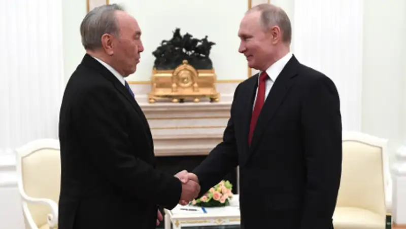 Путин поздравил Назарбаева с 80-летием