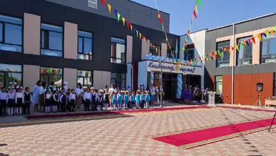 открытие новая школа, фото - Новости Zakon.kz от 31.08.2022 15:26