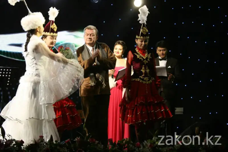 В Алматы открылся II Международный студенческий кинофестиваль «Бастау» (фото) В Алматы открылся II Международный студенческий кинофестиваль «Бастау» (фото), фото - Новости Zakon.kz от 24.10.2012 17:07