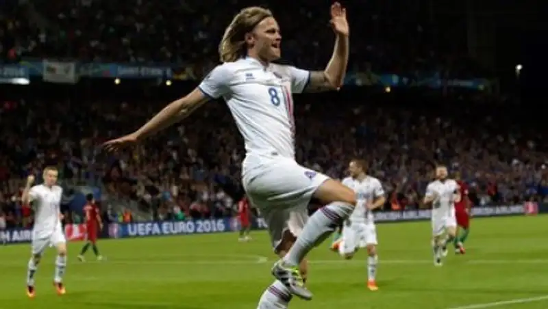 Футболисту сборной Исландии предложили стать моделью