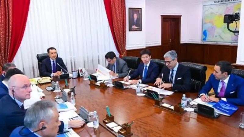 Премьер-министр обсудил вопросы либерализации экономики с Экспертным советом