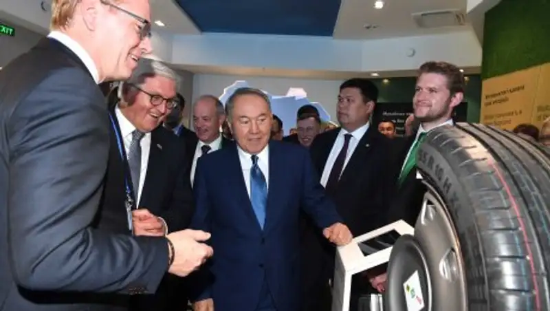 Президенты Казахстана и ФРГ посетили выставку ЭКСПО в Астане