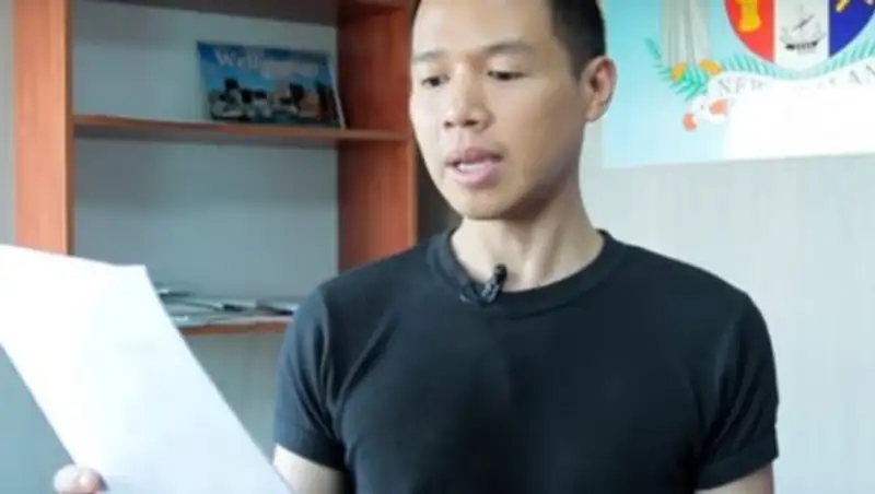 Иностранцы читают стих Абая Кунанбаева на латинице