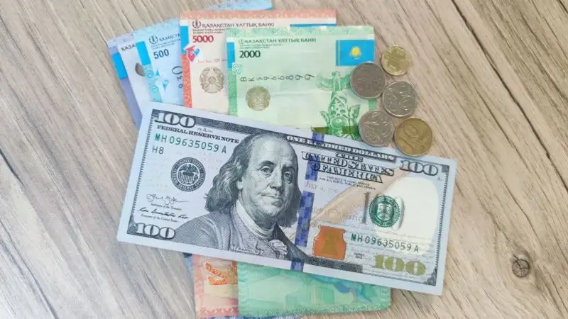 Курсы валют в обменниках Казахстана на 19 апреля