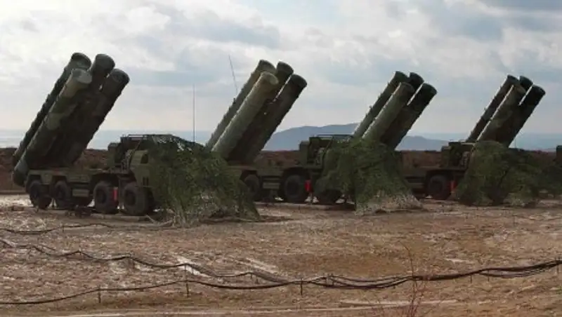 В Сети опубликованы кадры поставки российских ракетных комплексов в Сирию
