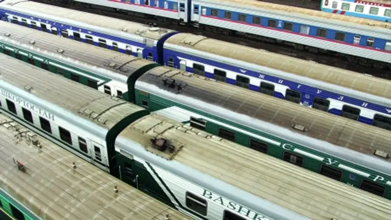 Парень остался жив после того, как его сбил поезд в Семее