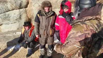 помощь спасателей, фото - Новости Zakon.kz от 17.12.2022 20:01