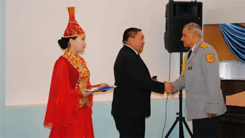 В ДВД Акмолинской области состоялось торжественное собрание в честь Дня Независимости, фото - Новости Zakon.kz от 15.12.2013 17:47