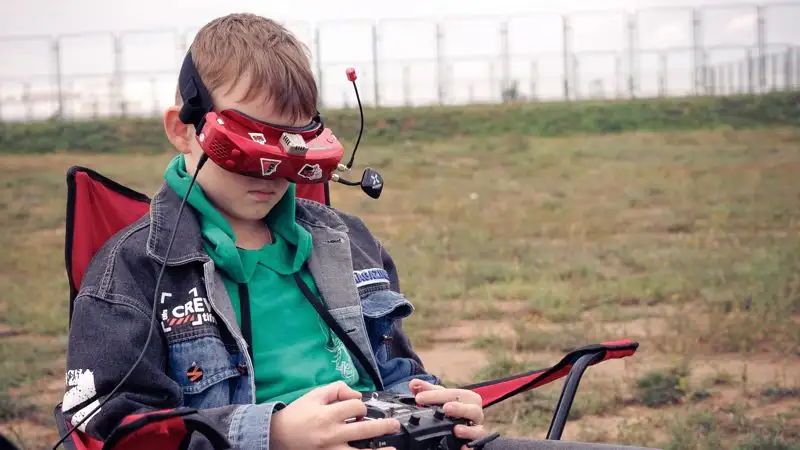 Десятилетний карагандинец удостоился звания пилота дрона № 1 в Казахстане, фото - Новости Zakon.kz от 15.09.2023 17:53
