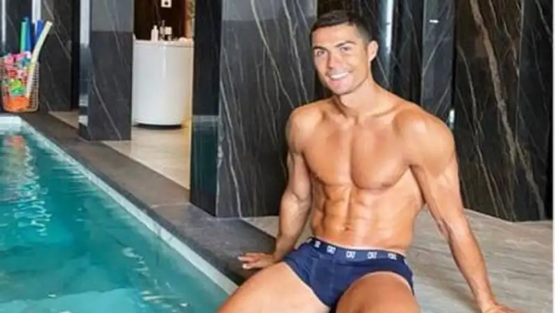 Министр спорта Италии обругал Криштиану Роналду