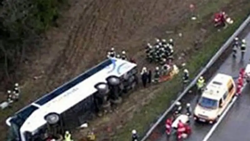 Три человека погибли в аварии автобуса с паломниками в ОАЭ