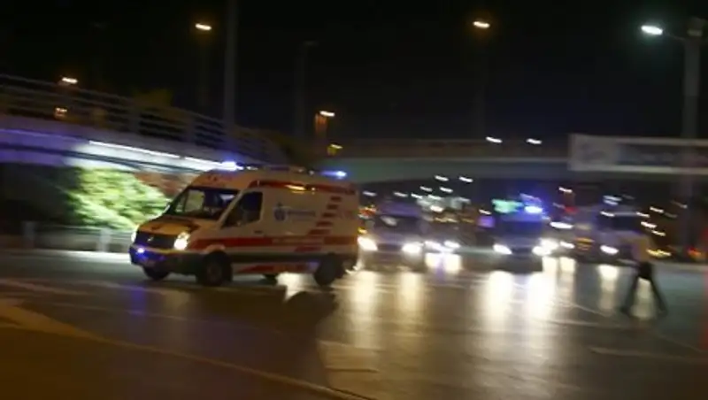 Нападавший открыл беспорядочный огонь перед взрывами в аэропорту в Стамбуле