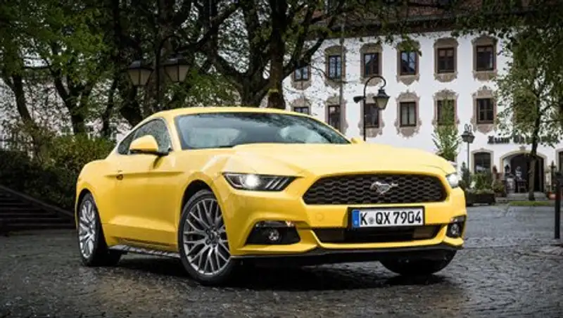 Ford Mustang снова обогнал все спорткары