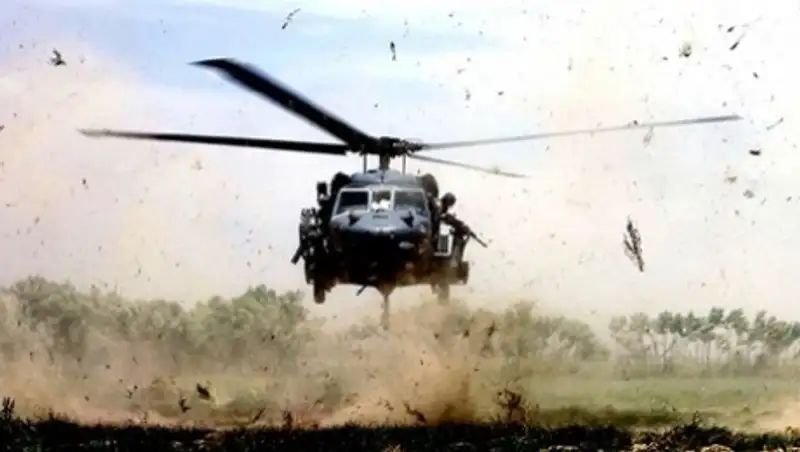 Два человека погибли в результате крушения военного вертолета в Афганистане
