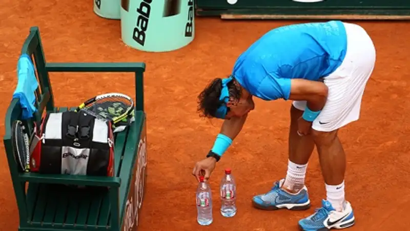 «Дал боллбою 500 франков, чтобы он нашел черную кошку». Самые суеверные теннисисты планеты