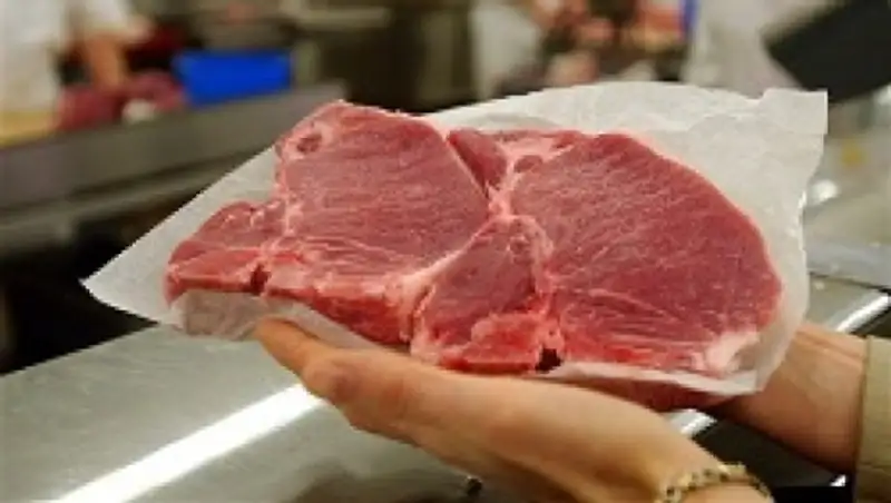 Кишечная палочка, ДНК свиньи и превышение натрия обнаружены в пробах российского мяса