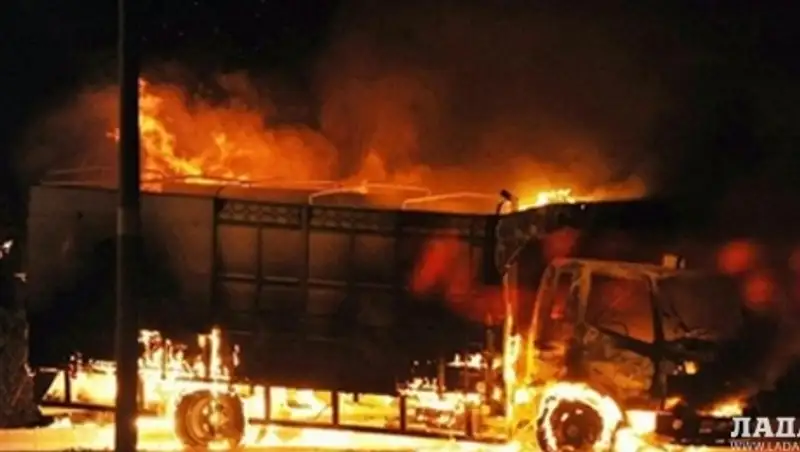 В результате взрыва грузовой машины в Мангистауской области погибли родные братья