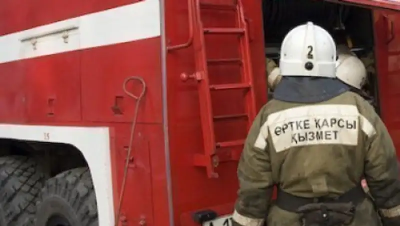 В Шымкенте из-за пожара в детском саду эвакуировали 195 малышей