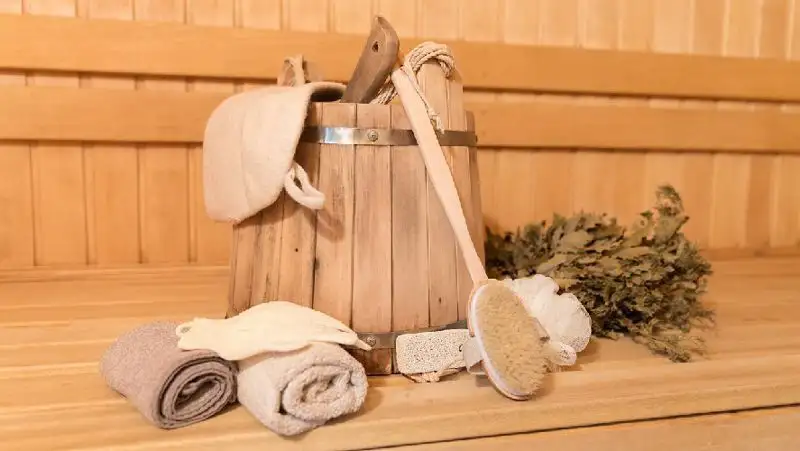 Врач предупредил о несовместимости алкоголя и бани