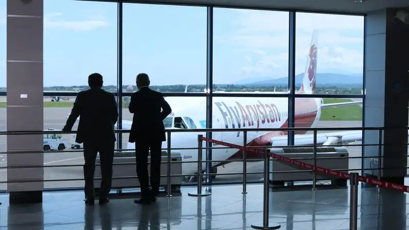 Самолет из Атырау в Алматы совершил вынужденную посадку в Кызылорде