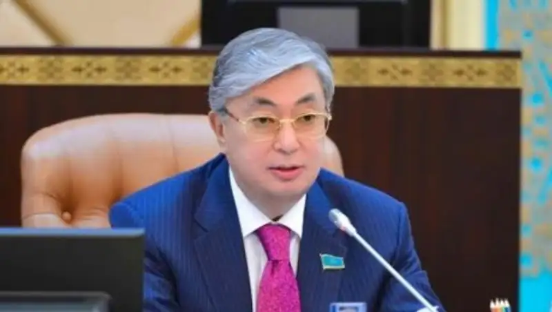 Bul tarıhı mańyzǵa ıe oqıǵa - Токаев о новом варианте алфавита