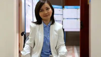 Люди с инвалидностью лично посетили избирательные участки, фото - Новости Zakon.kz от 19.03.2023 13:12