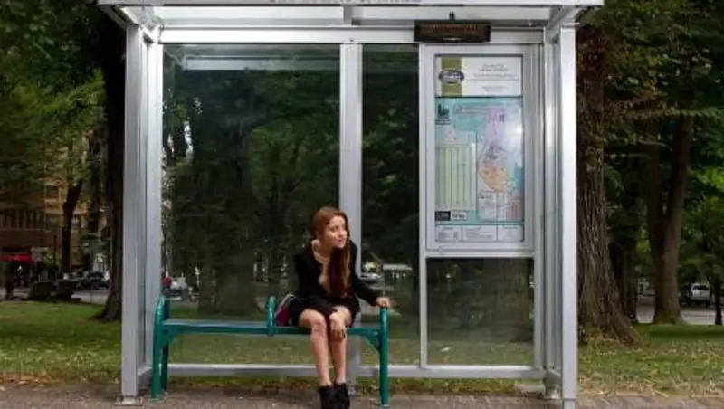 Пассажиры автобуса могут расплатиться за проезд приседаниями в Румынии